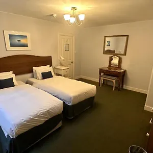 4* Couette-café House