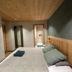 appartement-proche-lac-centre-avec-vue-panoramique-sur.hotels-rhonealpes.com/