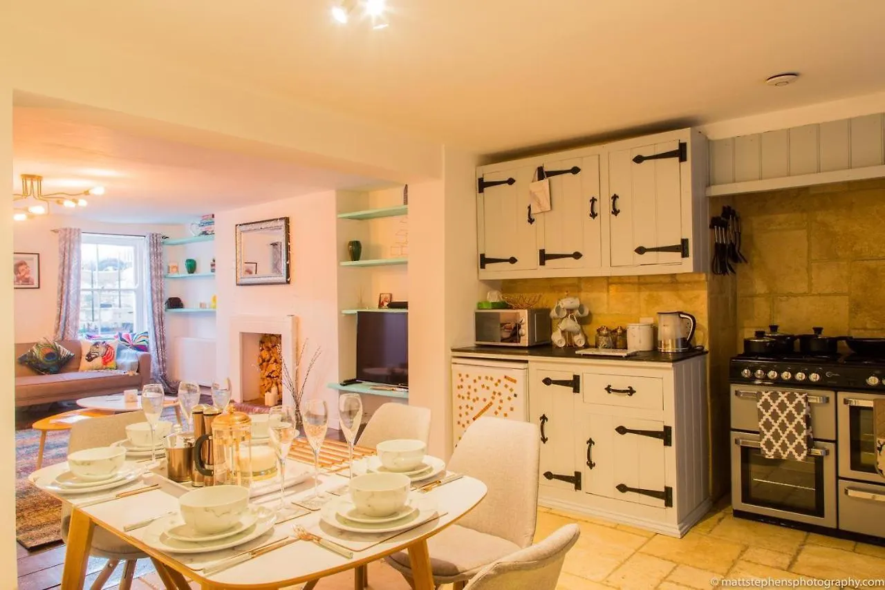 Seafront Apartment With Garden Brighton
